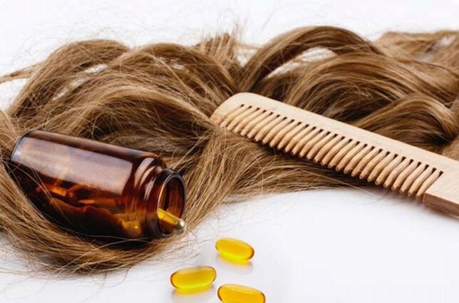 علت ریزش مو در زنان چیست؟ بررسی مهمترین دلایل و راههای مراقبت از مو 2 ویتامین های موثر در جلوگیری از ریزش مو